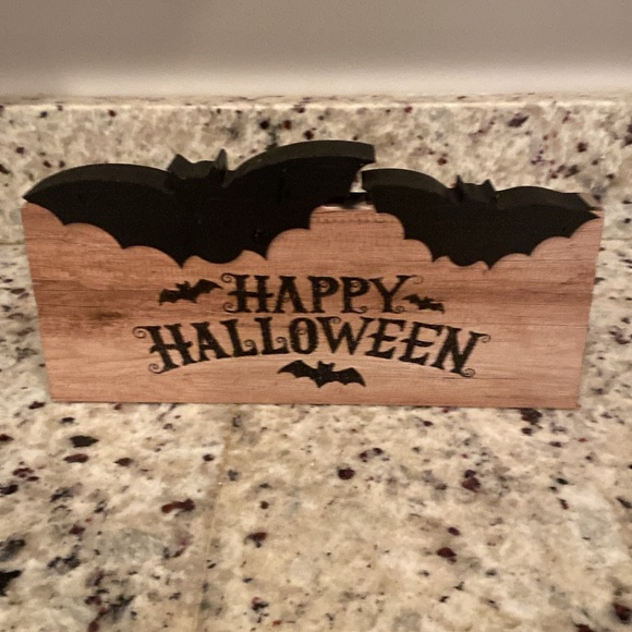 Two cute Halloween table top decor pieces - Picture 5 of 6